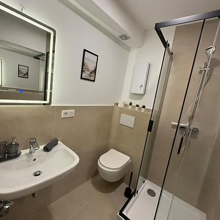 Modernes 1 Zimmerapartment 4 Mit Wlan Fuer Handwerker & Monteure Daire