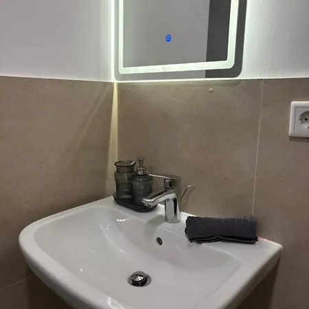 Modernes 1 Zimmerapartment 4 Mit Wlan Fuer Handwerker & Monteure